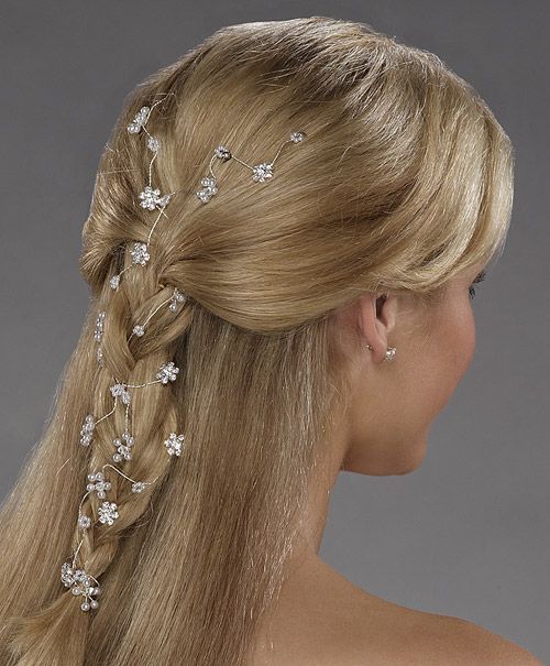 摩纳哥王妃般清丽优雅的新娘盘发发型