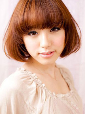 蘑菇头短发发型图片日系时尚风