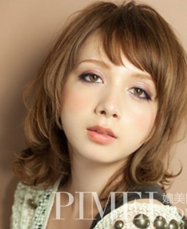 2012秋冬 日本最流行的短卷发发型图片