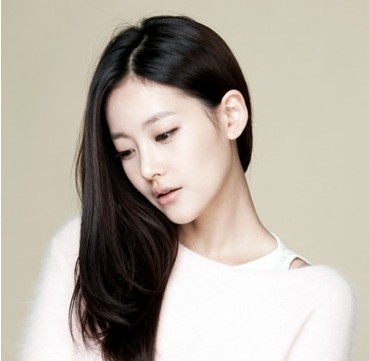 吴妍束慵懒妩媚韩式发型 尽展性感时尚的女人魅力