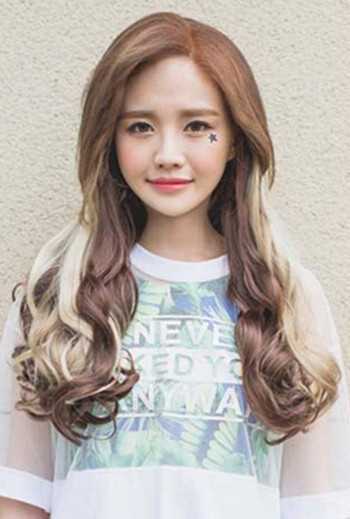 小脸美眉时尚修颜的韩式发型设计
